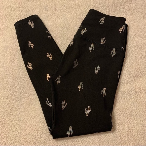 Beyond Yoga Black Metallic Cactus Print Leggings - Picture 1 of 13